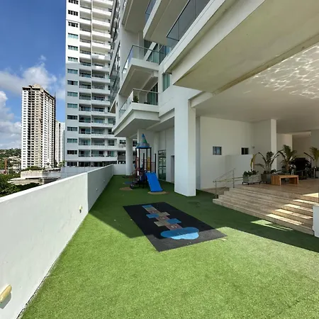 Modern 2 Story Penthouse, With Pool, & Apartment *